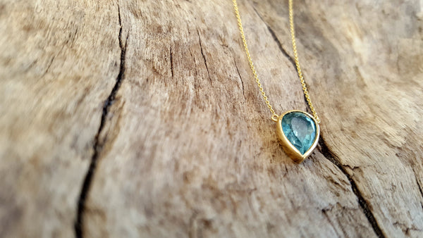 Aquamarine Necklace set in 14kt yellow gold